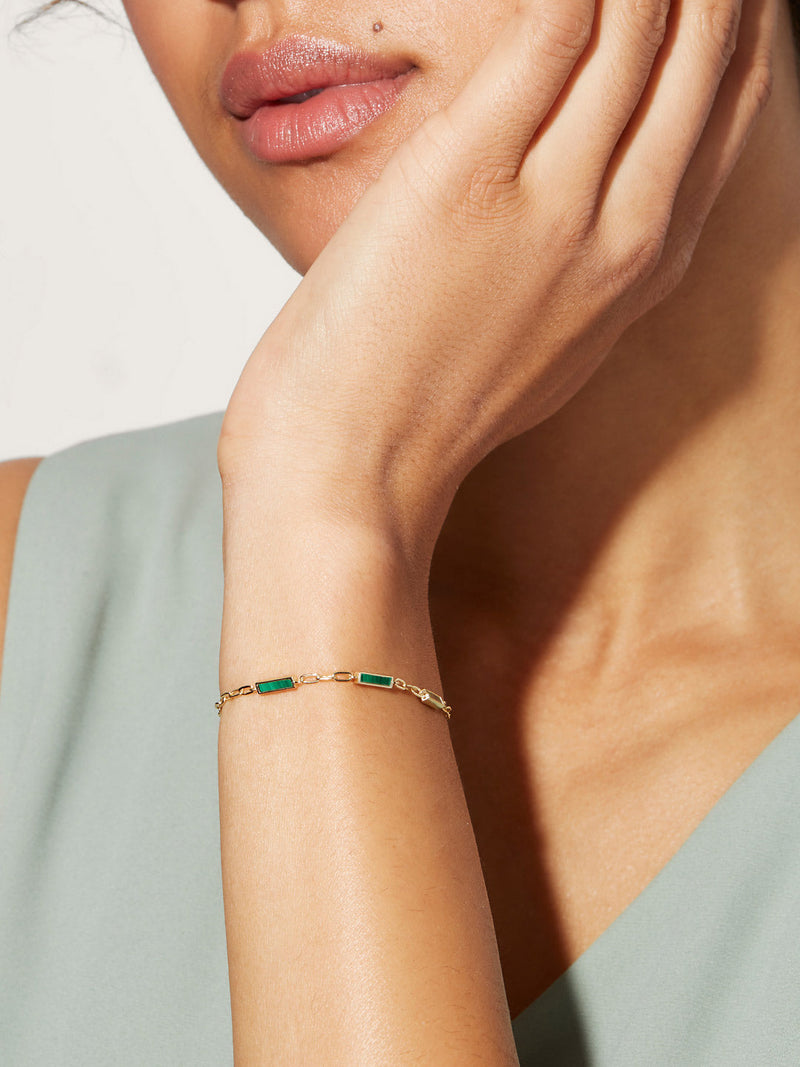 Women wearing Malachite Stone Chain Bracelet 14K Gold